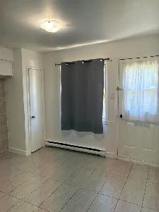 Grand Logement 4½ au rez-de-chaussée - Photo 2