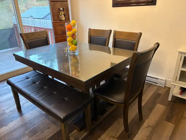 Dining room set like new