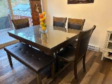 Dining room set like new