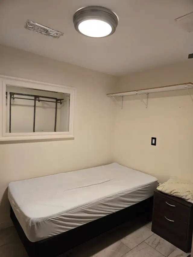 ROOM FOR RENT