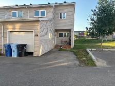 2 bed, 1.5 bath townhouse in Abasand