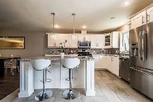 Spacious 4-Bedroom, 3.5-Bath Semi-Detached Home | Rockingham Sou - Photo 3