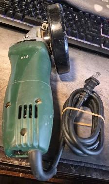 4-1/2' ANGLE GRINDER – TESTED – NEW CUTTING WHEEL – $20 OBO - Photo 3