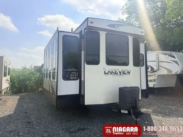 2017 HEARTLAND BRECKENRIDGE LAKEVIEW 441BH PARK MODEL