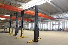 Two Posts Car Hoists Car Lifts 10,000 LBS and 14,000 LBSCapacity