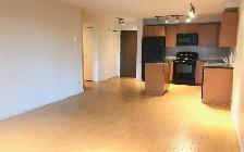 2,100 / 860ft - 2 Beds 2 Baths Condo Surrey Center for rent - Photo 3