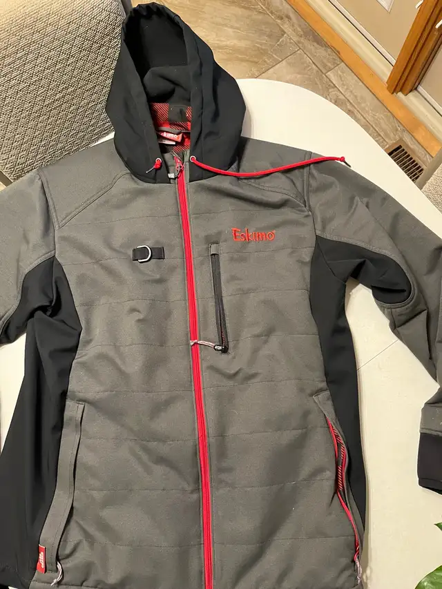 New Eskimo winter parka size large
