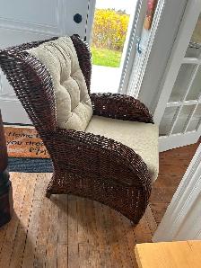 Interior large wicker chair with cushions. Non smoking home 60$ - Photo 2