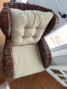 Interior large wicker chair with cushions. Non smoking home 60$ - Photo 3