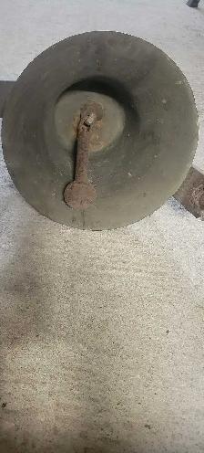 Authentic 12' patina brass bell with original knocker - Photo 3