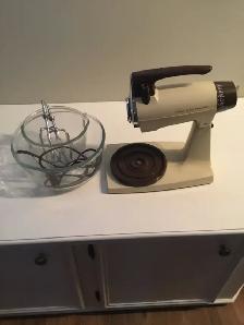 For Sale: Mix Master - Photo 2