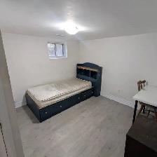 Basement Private Room - Lakeshore and Kipling