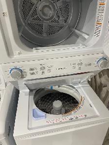 FRIGIDAIRE LAUNDRY CENTER - Photo 2