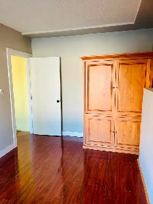 3 bedrooms upper level suite