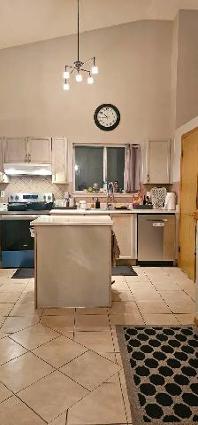 3-Bedroom Bi-Level Upper Floor for Rent – Monterey Park, NE - Photo 4