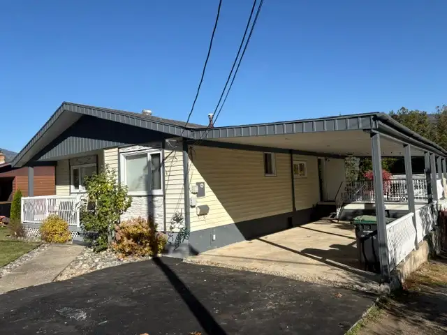 For Rent Modern 3-Bedroom Home with Walkout & Spacious Outdoors