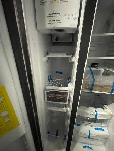 NEW 33" GE Side by Side Fridge Exterior Water & Ice Stainless - Photo 5