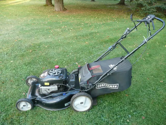 Tondeuse Craftsman autotractée 7.25HP avec démarreur électrique