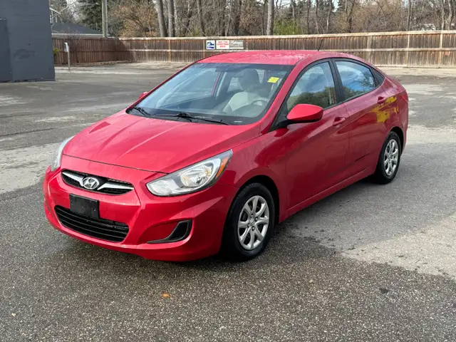 2012 Hyundai accent gl