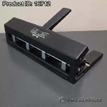 Swingline 2 - 4 Hole Heavy Duty Punch, Adjustable Centers - Photo 2
