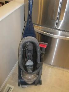 Bissell Carpet Cleaner - Photo 3