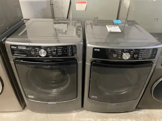 Laveuse sécheuse frontales grises Maytag C. Tech (remis à neuf)