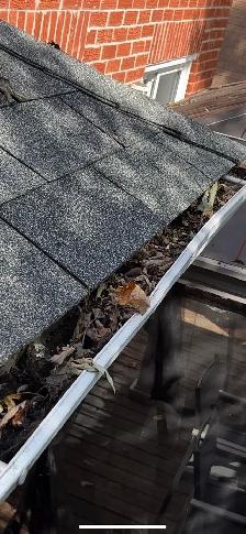 Gutter cleaning - Photo 2