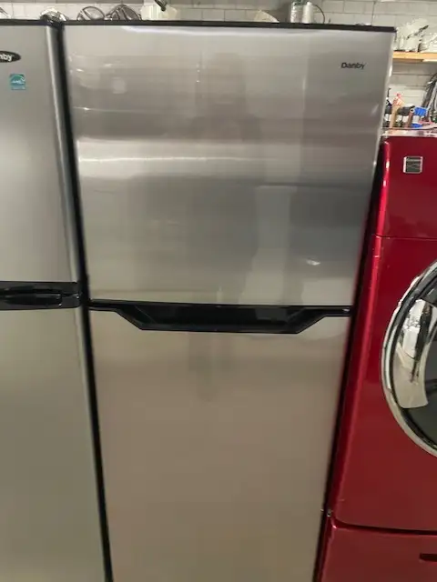 Réfrigérateur stainless 24'' Danby