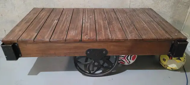 Free Rustic Antique Coffee table