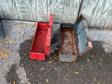 Two Vintage Metal Toolboxes ! - Photo 9