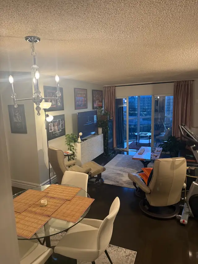 2 bedroom, 2 full bathroom plus solarium for rent immediately