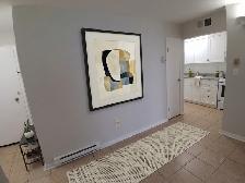 One Bedroom Heat Included - Downtown - Photo 5