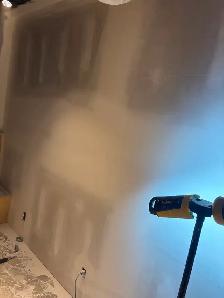 Painter and taper - Photo 3