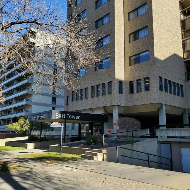 3-Bedroom Apartment in Oliver Square