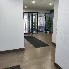 3-Bedroom Apartment in Oliver Square - Photo 2