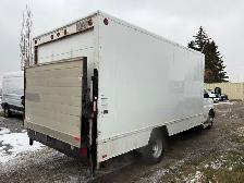 2011 Chevrolet Express 16, CUBE VAN 'W/ POWER LIFT' 3500 - Photo 4