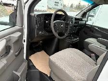 2011 Chevrolet Express 16, CUBE VAN 'W/ POWER LIFT' 3500 - Photo 6