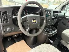 2011 Chevrolet Express 16, CUBE VAN 'W/ POWER LIFT' 3500 - Photo 8