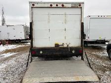 2011 Chevrolet Express 16, CUBE VAN 'W/ POWER LIFT' 3500 - Photo 12