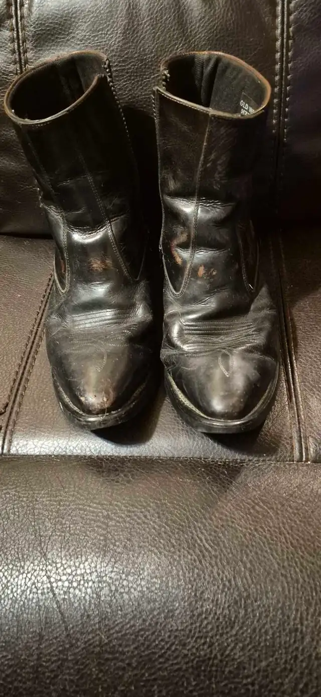 Black cowboy boots