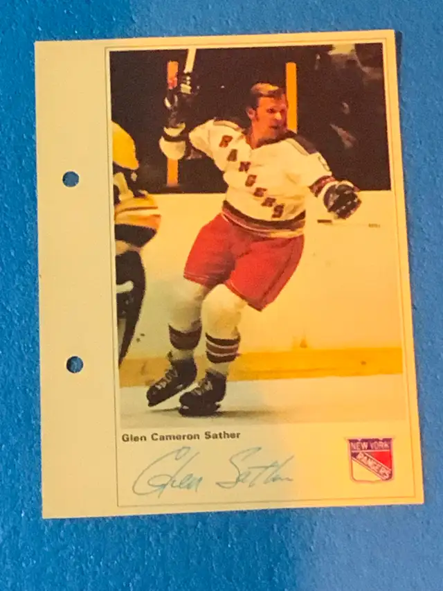 1971-72 Glen Sather hockey card NHL action players