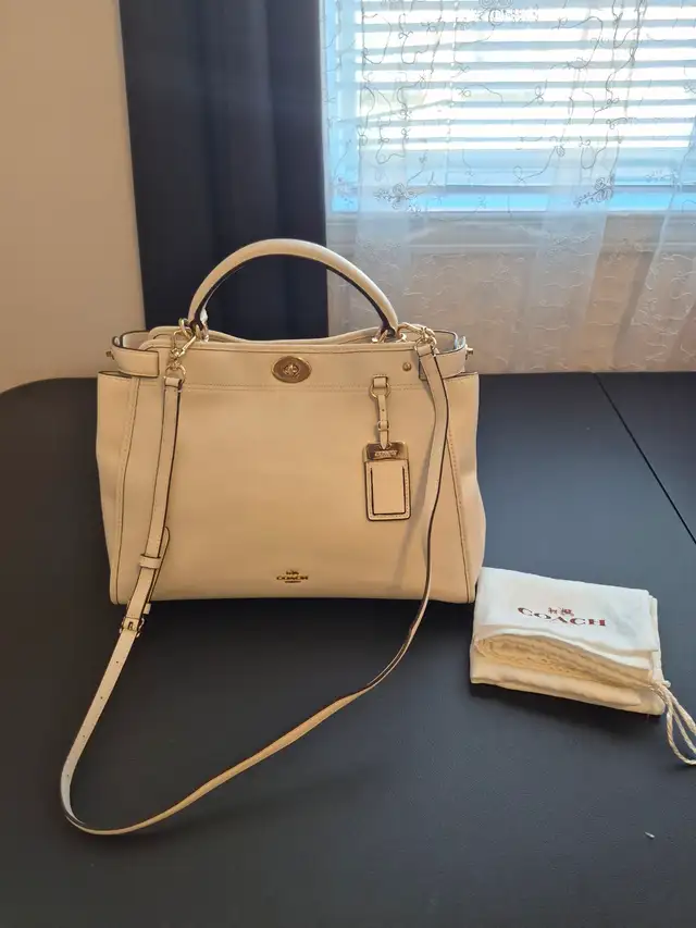 Sac Coach blanc cassé / Coach Off-White Handbag