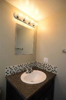 Extremely Nice Renovated Executive Style 2BDRM All Utilities Inc - Photo 7