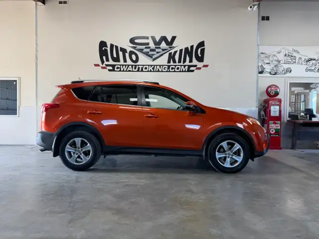 2015 Toyota RAV 4 XLE / Local / Strong Service