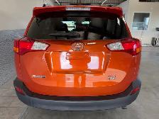 2015 Toyota RAV 4 XLE / Local / Strong Service - Photo 4