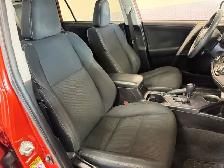 2015 Toyota RAV 4 XLE / Local / Strong Service - Photo 7