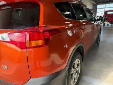 2015 Toyota RAV 4 XLE / Local / Strong Service - Photo 25