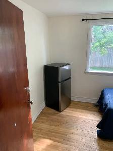 Furnished Room - Photo 9