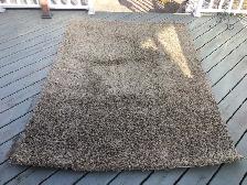 Taupe shag area rug - 5’ x 7’