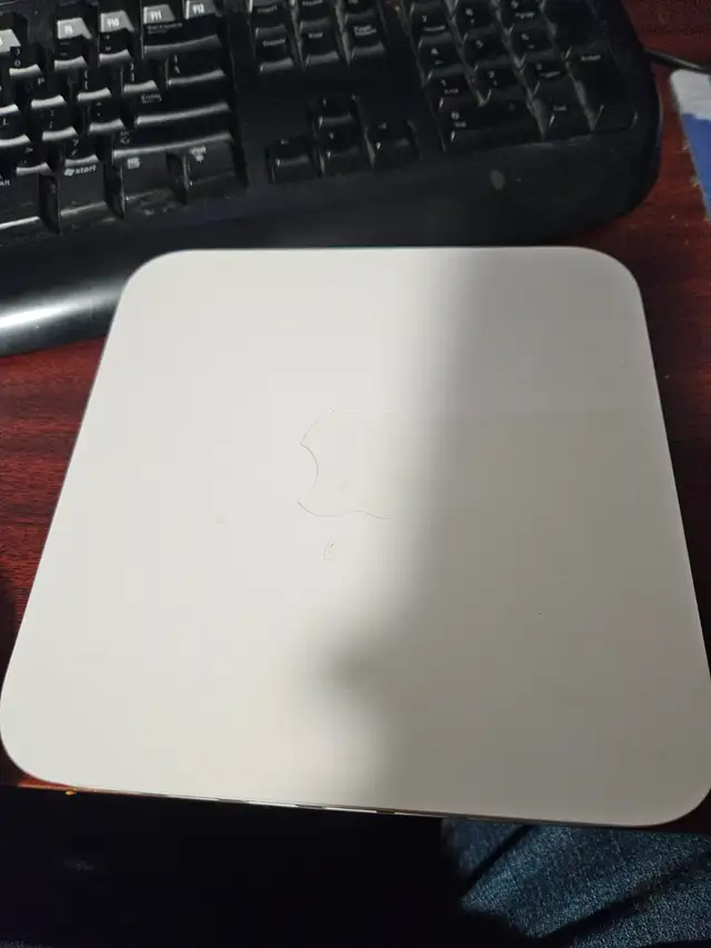 Apple AirPort Extreme Router (A1408) Dual-Band